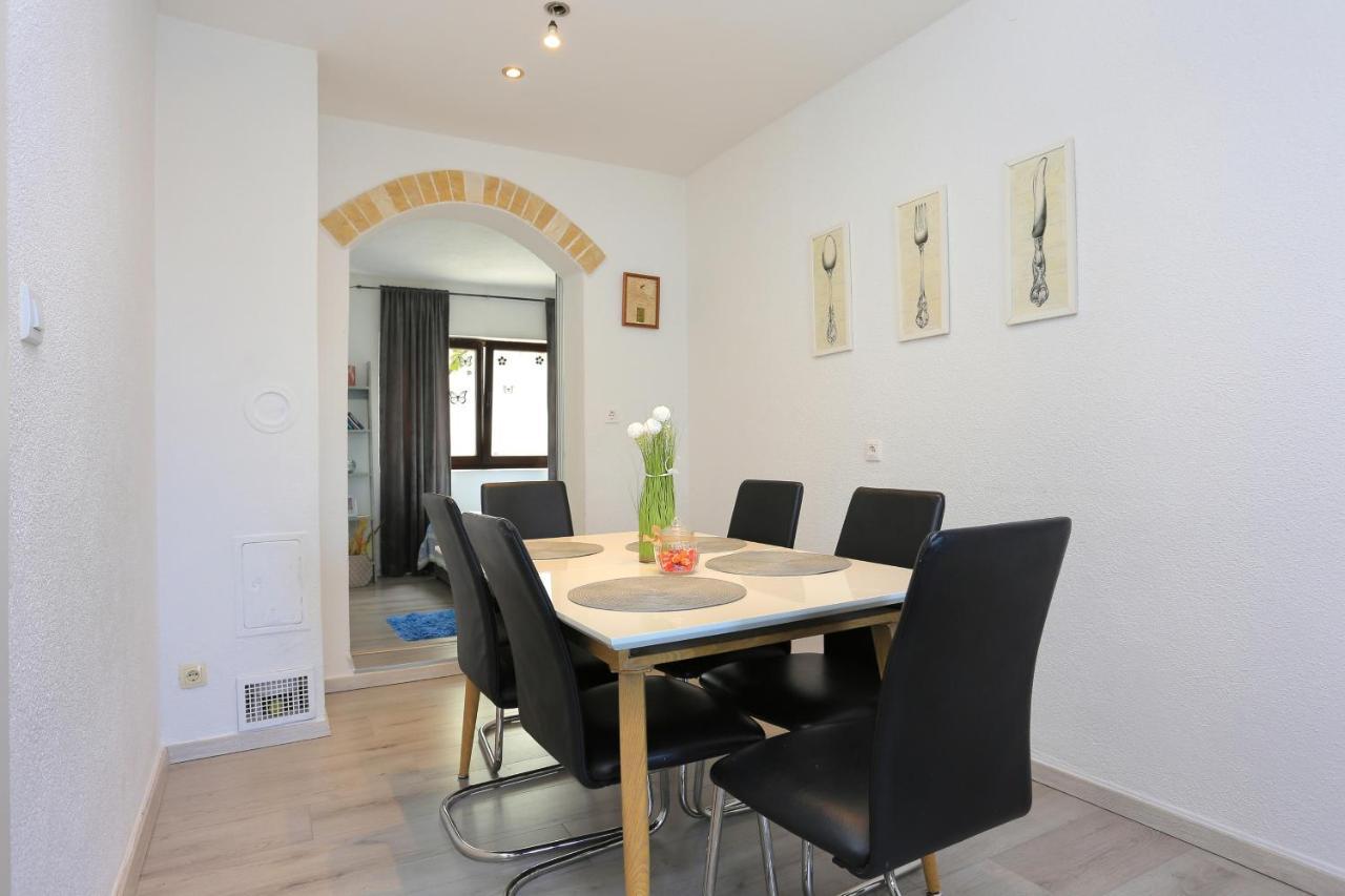Apartments With A Parking Space Mastrinka, Ciovo - 4324 Trogir Exterior photo